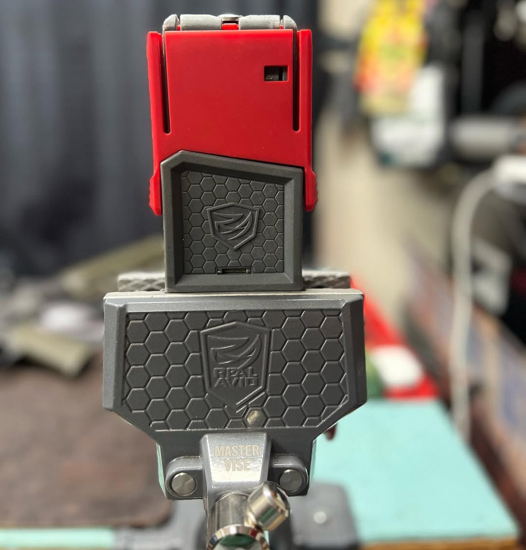 gunapex's tweet photo. this how simple it is to be able to work on an AR-15 platform and switch to an AR-10 platform https://t.co/m2ENddKibG