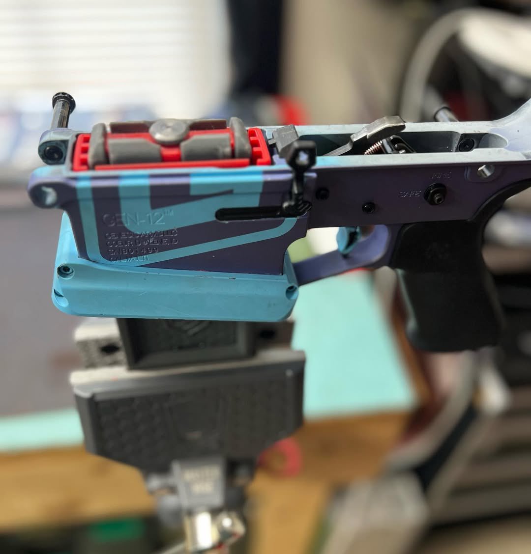 gunapex's tweet photo. this how simple it is to be able to work on an AR-15 platform and switch to an AR-10 platform https://t.co/m2ENddKibG