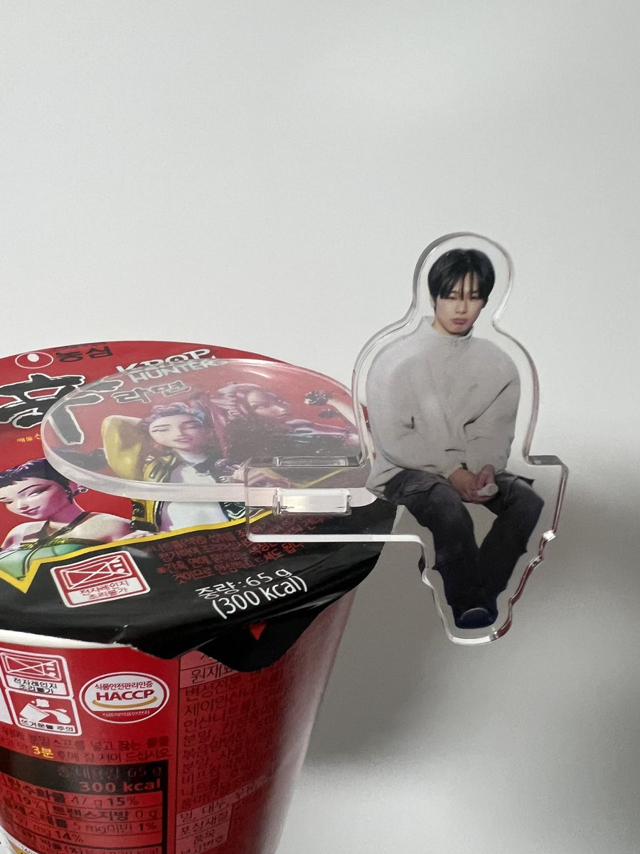 moni_tbz's tweet photo. 주연이 미리 생일 추카추🥳
컵라면에 누들스토퍼 바로 사용해보기❤️

#JUYEON1365244
#BornToBeMainCharacter https://t.co/LSnyu4dnCB