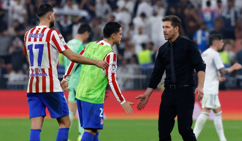 Se retracta 🇦🇷 ⚽ 🇪🇦

Diego Simeone se disculpó con Vinicius, por comentarios tras la semifinal de la Supercopa de España.

'El Cholo' extendió sus disculpas a Florentino Pérez, presidente del Real Madrid, a quien se refirió en el mismo momento.