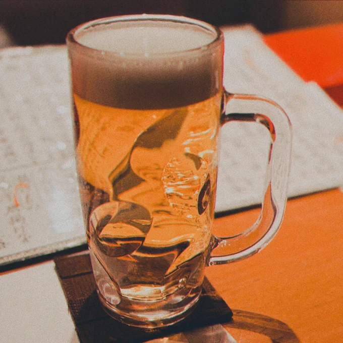 1Lの生ビール飲んだら哺乳瓶でミルクを飲んでる赤ん坊の気分になる