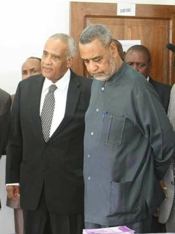 MSSHFoundation's tweet photo. #MaalimSeifLegacy - Maalim Seif Sharif Hamad akiwa na Dr. Salim Ahmed Salim wakati wa ufunguzi wa jengo la Chuo cha Mwalimu Nyerere, (Kampasi ya Zanzibar) mwaka 2012. Maalim Seif na Dr. Salim walikuwa marafiki na zama wakiwa CCM walikuwa pamoja kwenye harakati zao. https://t.co/FwjbEPX5F8