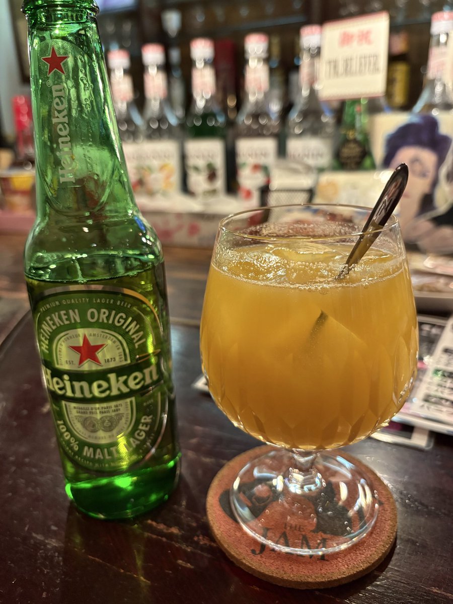 cocoa__510's tweet photo. #THEJAM #THEYELLOWMONKEY #TYM
#LArcenCiel #ラルク #L35 

大画面でライブ映像見れて、お酒も飲めて、楽器も弾けるお店なんて幸せ空間すぎる🫶
音楽好き、バンド好きな人、みんな知ってほしい！！！

そしてやっぱりラルクは最高。
（さすがに語りすぎ？ました） https://t.co/FGs8UVTthp