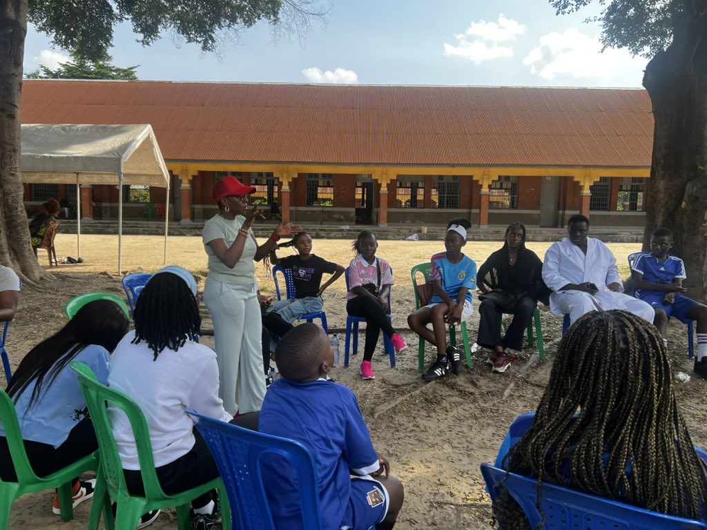 afiamama's tweet image. 🧠 Pour tous :
✅ Échanges et cercles de parole 🗣️ pour développer esprit critique et engagement civique.  
✅ Valorisation des talents 🏅 (karaté, leadership) : Senseï Live Kwamba Tshimgej, ceinture noire de 14 ans, a entraîné les deux groupes.
4/7
@annytenga @HideOGAWA_AmbJP