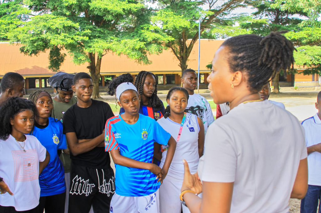 afiamama's tweet image. 🔑 Les points forts :
🎉Forte participation&amp;amp;enthousiasme.  
🚫 Déconnexion volontaire aux écrans, favorisant cohésion, concentration et créativité.
🌟Valorisation des talents &amp;amp; leadership locaux.
🙌 Encadrement impliqué de l’équipe environnement sécurisé et bienveillant.  
5/7