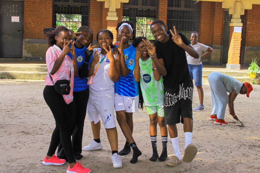 afiamama's tweet image. 🔑 Les points forts :
🎉Forte participation&amp;amp;enthousiasme.  
🚫 Déconnexion volontaire aux écrans, favorisant cohésion, concentration et créativité.
🌟Valorisation des talents &amp;amp; leadership locaux.
🙌 Encadrement impliqué de l’équipe environnement sécurisé et bienveillant.  
5/7