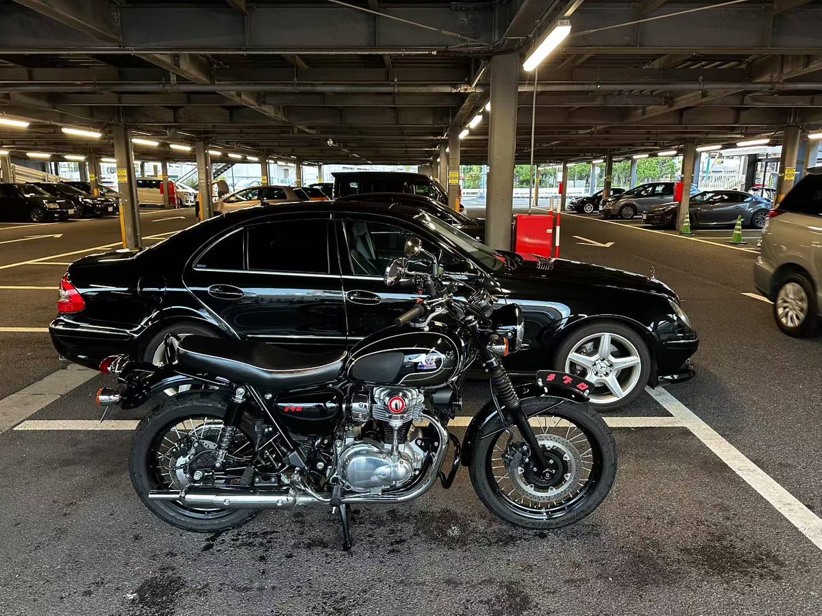 yae_0809's tweet photo. 名前：おこめ
性別：男
年齢：21
住み：東京
車種：メグロk3
一言：バイクのお友達募集中なのでツーリング行きたいです！気軽に誘ってください！

#バイク乗りとして軽く自己紹介 
#バイク好きと繋がりたい 
#バイク乗りと繋がりたい https://t.co/yVbzRUexv3