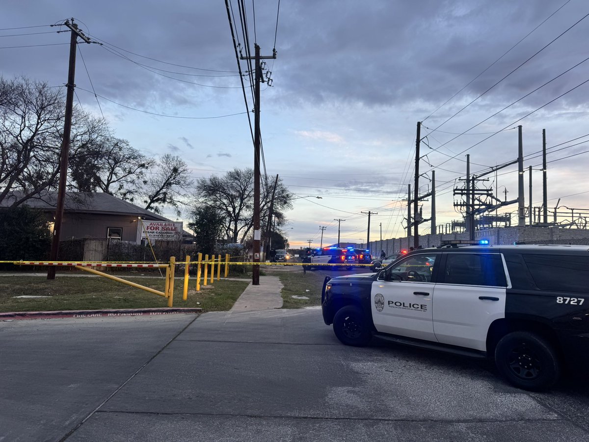 .<a href="/Austin_Police/">Austin Police Department</a> is investigating the 5th homicide of the year.

This morning (1/12) one person was found dead in north Austin, just over a mile away from a separate homicide on N. Lamar that happened Sunday (1/11).  Two homicides in less than 24 hours. 

#Austin #APD