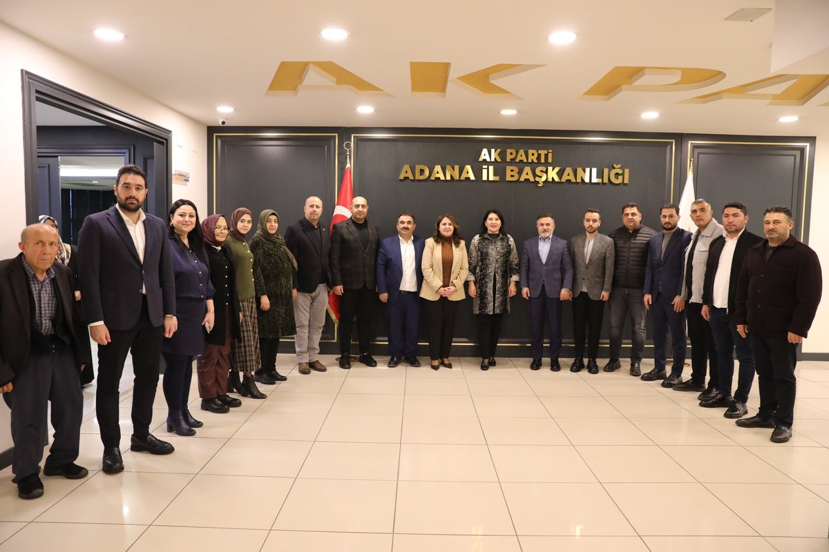 AK Parti Adana İl Başkanımız Sayın Tamer Dağlı, il yönetimimiz ve teşkilat mensuplarımızla bir araya gelerek İl Yönetim Kurulu Toplantımızı gerçekleştirdik.

Ortak akıl ve istişareyle; teşkilat çalışmalarımızı, bölge gündemimizi ve önümüzdeki döneme ilişkin hedeflerimizi
