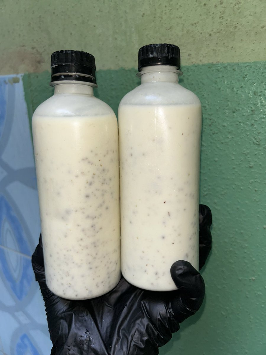 PHEEDYNICE20's tweet image. Creamy. Cold. Heart-melting 🤍🥤
At Pheedynice cuisine our Yogo Fura is made with yogurt, fresh coconut &amp;amp; grape, plus our signature blend.
One sip and you’ll fall in love with it
📍Kano State
📩 DM me to order
#PheedyniceCuisines #YogoFura #Affordable
