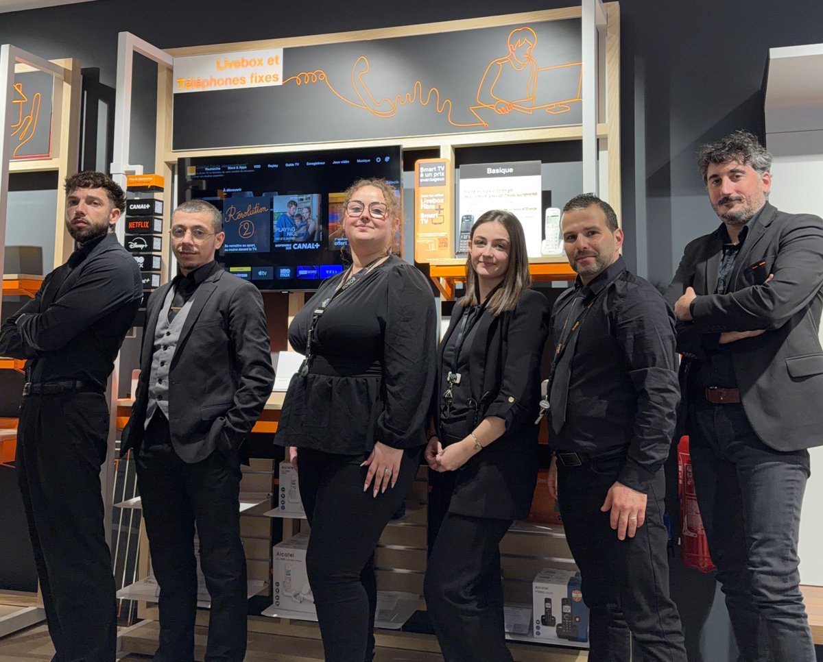 Orange Store tweet media