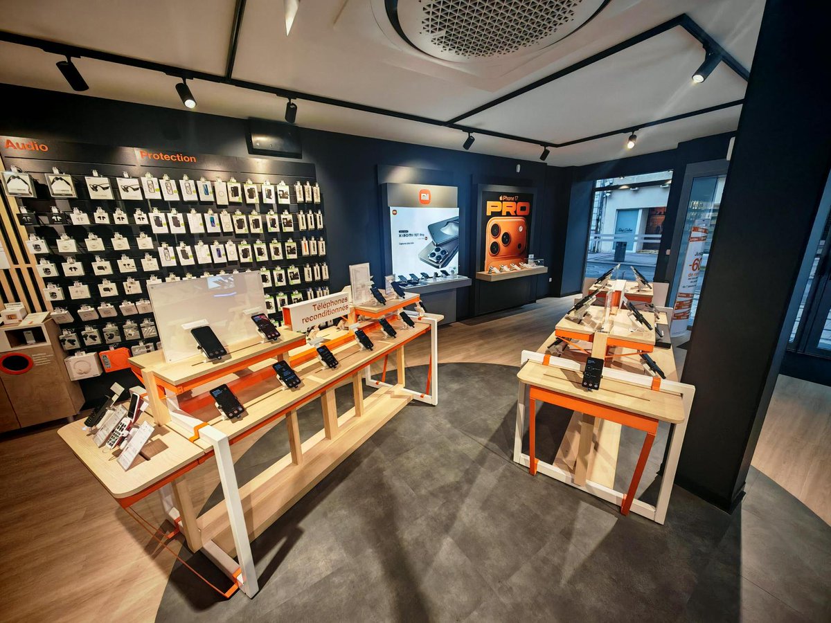 Orange Store tweet media