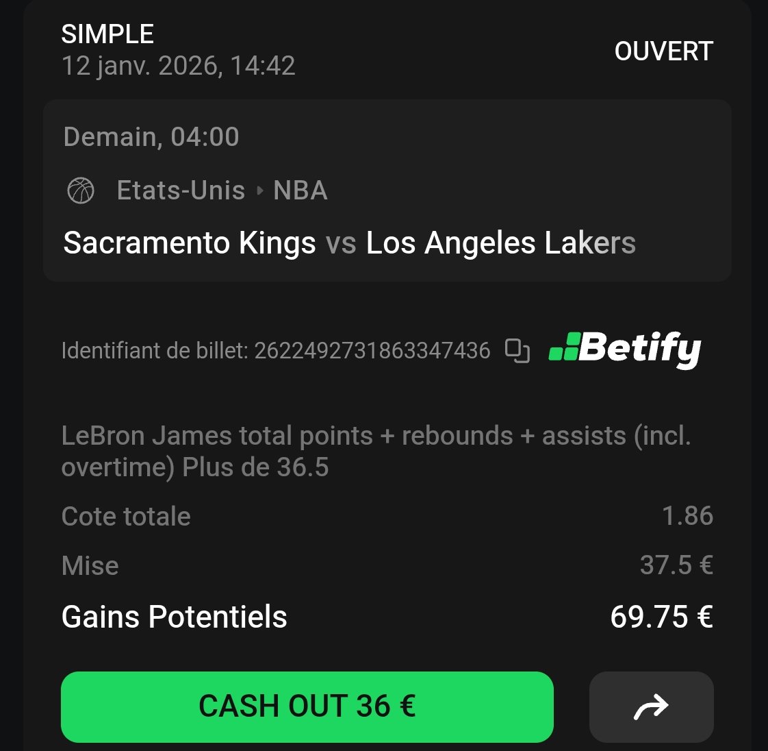BetClem_'s tweet photo. BETS NBA N°2 🏀🇺🇸 13/01 🗓️

🇺🇸 L. James PRP +36.5 @1.86 (1.5%)
Meilleures cotes ici 👇
https://t.co/yTDWeM6veJ

✍️ LeBron James passe le cut 75% du temps en H2H face aux King's (6/8) pour une moyenne de 44.3 PRP par match. Sur ces 4 derniers matchs il passe le cut 100% du temps pour une moyenne de 45 de PRP.

Le King 👑 qui affronte les King's ça a du sens non? Plus sérieusement LeBron a raté le début de saison et s'est mis depuis quelques semaines bien en jambes et nous ressort des perfs impressionnante. Sacramento est là 27e pire défense de la ligue dans ces 3 catégories (PRP) , bon match up , win a prendre pour les Lakers qui sont toujours sans Reaves.

Je joue également une pièce sur le triple double de LeBron @11.50 (0.1%) (il n'en a toujours pas fait sur la saison) et sur son double double @3.22 (0.4%) et j'ai pas pu résister de mettre également sur Doncic triple double @9.75 (0.2%).

📊 @propsdotcash 

Recherche faite à l'aide de : https://t.co/OXQyRa44Bj  25% de réduction avec le code promo CLEM25

Tu souhaites soutenir mon analyse et mon travail ? 👨‍💻
Inscris-toi ici 👇
https://t.co/yTDWeM6veJ
Code promo : BETCLEM
🎁 50% de ton 1er dépôt en freebet jusqu'à 200€

Début 4h00 🕑
💚 Si tu soutiens 
#TeamParieur #NBA