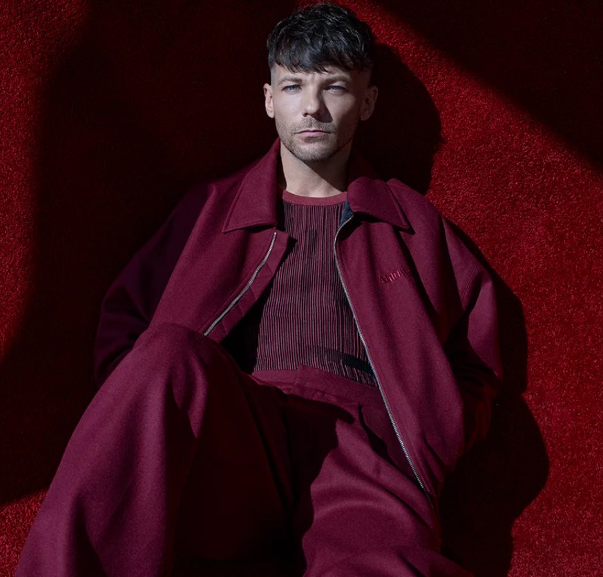 GVFCaleidoscope's tweet photo. Lou… are you trying to give us a heart attack with these photos? 😮‍💨🔥
This new era, this look, this energy—we are not okay.
And only 11 days until the new music drops.
Ready, obsessed, and emotionally unwell. 💙

#LouisTomlinson #NewEra #11Days #Billboard #WeAreNotOkay #LT26

@billboard 📸
