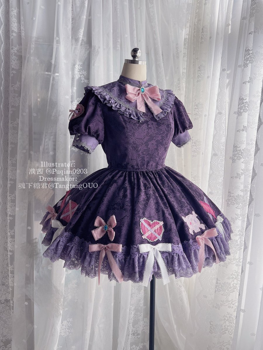 puqian0203's tweet photo. Back in 2023, I submitted a design to the #SelenCloset .
Now my design for Selen's new outfit has become a reality!
Special thanks to @TangtangOUO for sewing this dress!💕
#Artsuki
#SelenTatsuki https://t.co/CGC06c3QBi