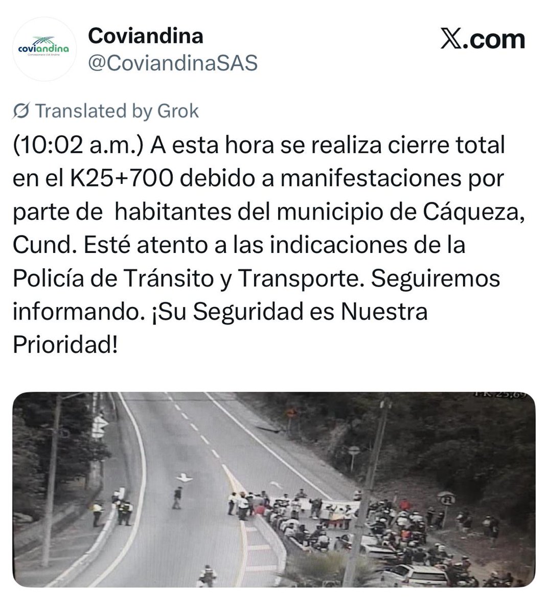 WRadioColombia's tweet photo. #NoticiaW | ¡Ojo, viajeros! Hay cierre en la Vía al Llano.
@CoviandinaSAS reporta el cierre total en el K25+700 debido a manifestaciones por parte de habitantes del municipio de Cáqueza, Cundinamarca. https://t.co/FhWsNe9X3z