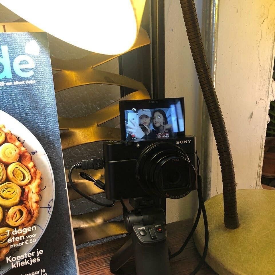 syeonkko9's tweet photo. Y:SY and fromis_9 ‘s Lee Nagyung spotted going on a date!! https://t.co/CQP8xtq2gb