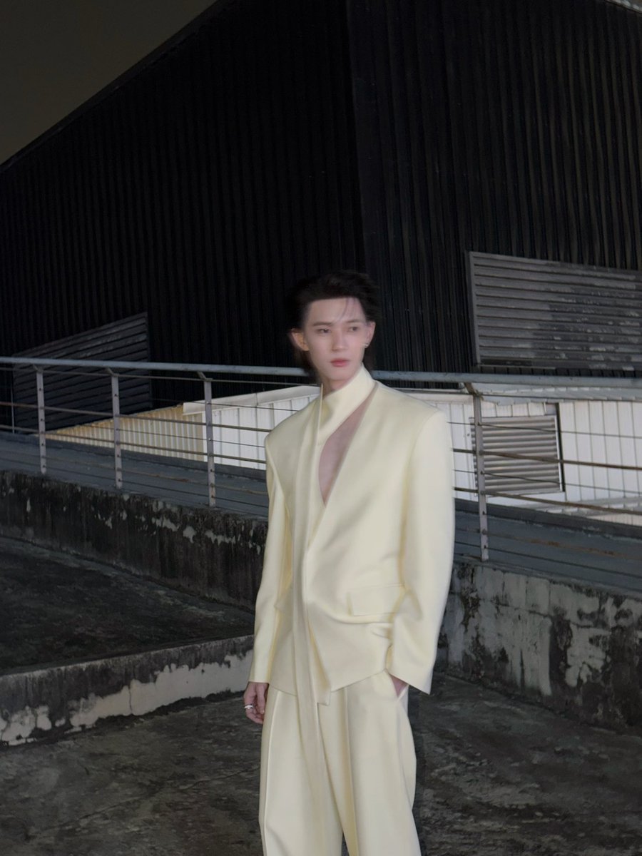 ที่เห็นพี่นิ่งเพราะจริงๆแล้วพี่แค่ง่วง

#ppoohkt 
#YUAwards2025

PPV AT YUNIVERSE AWARDS

#YUniverseAwards2025xPoohPavel