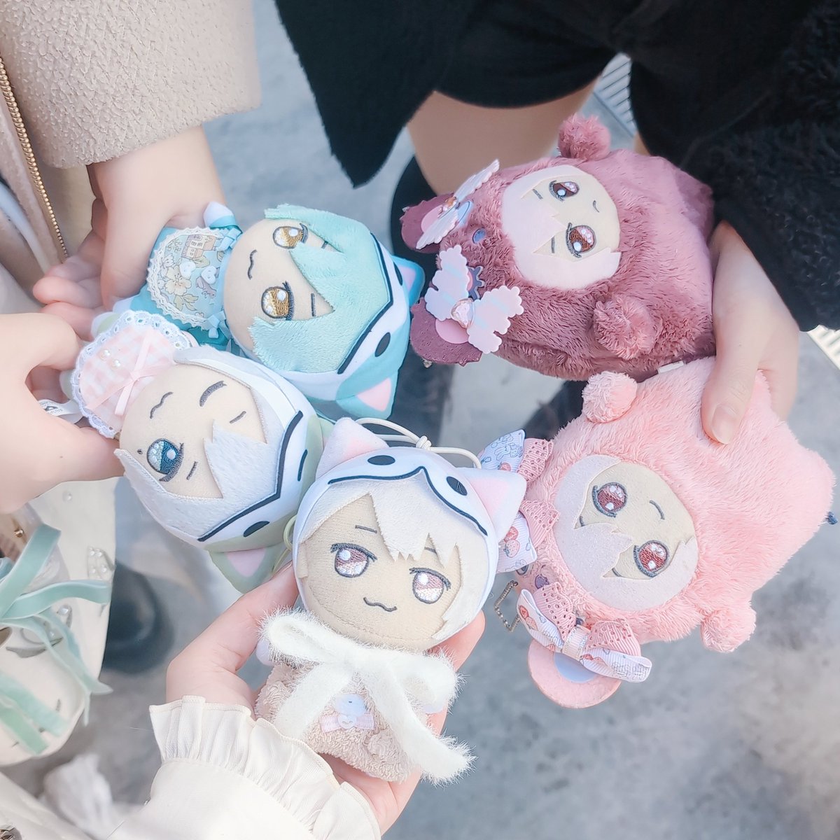 honeyinnocent19's tweet photo. ぬいグリありがとう〜✨️
いつも会ってくれる方、お久しぶりの方、長いお付き合いだけどはじめましての方、とーっても嬉しかった🧸

またどこかで会えますように♡

①おとちゃん(@TENN9_love)
②あすひなさん(@hinaska)とご友人
③yukiさん(@snowfy0709)
④ねむるちゃん(@_nemumu_u) https://t.co/txoIg2ffqd