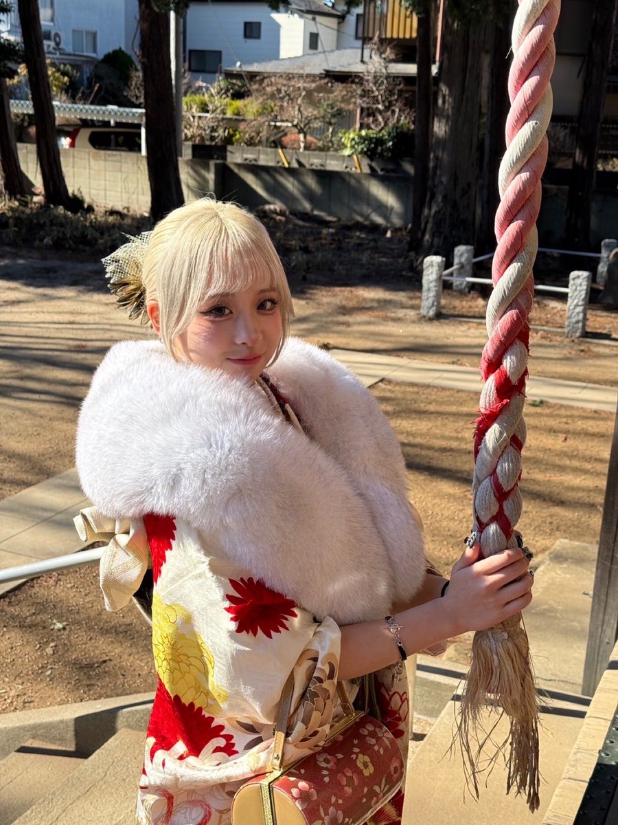 nanaminn2020's tweet photo. 成人式に行ってきました！😽💓 https://t.co/WGCqgYpcFd