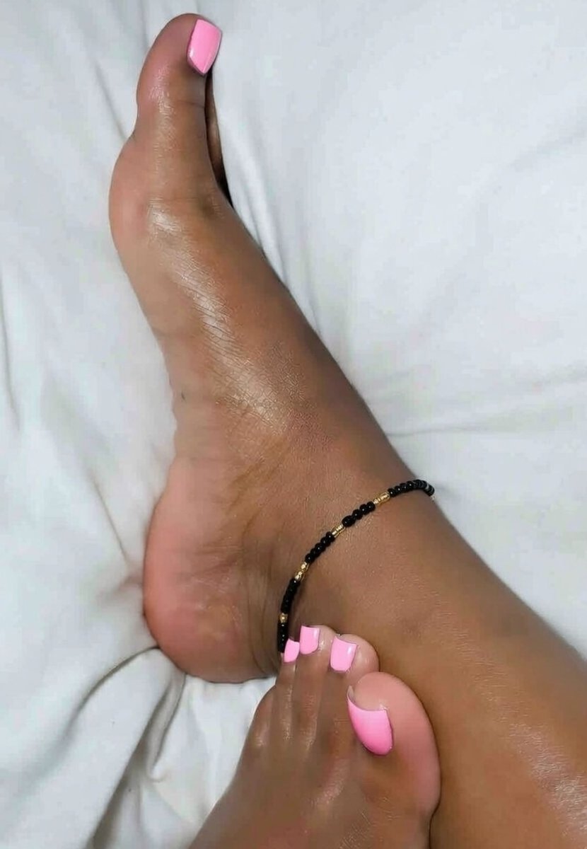 Ten10Toess's tweet photo. #toes #footfetısh #prettyfeet #hardkinks #cnc #paypigs #ebony https://t.co/mNcUThR6ox
