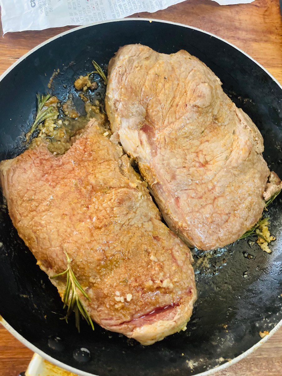 Chester01559559's tweet photo. @CheckersSA I bought a two steakhouse  with other items in Mokopane the crossing mall and I am sad to report that the steaks are rotten and have a bad smell. I was expecting excellent service from @CheckersSA since I have been shopping from your store for more than two years . https://t.co/0TYK5SYk86