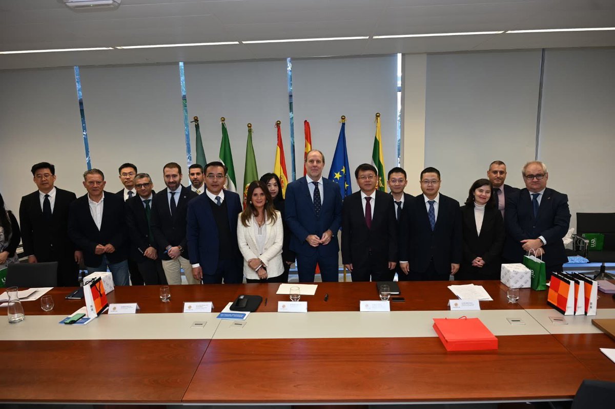 Auxi del Olmo tweet media