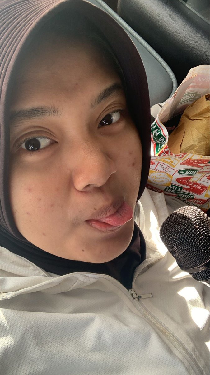 fzykoo's tweet image. manusia favorit ku sekaligus nyebelinn