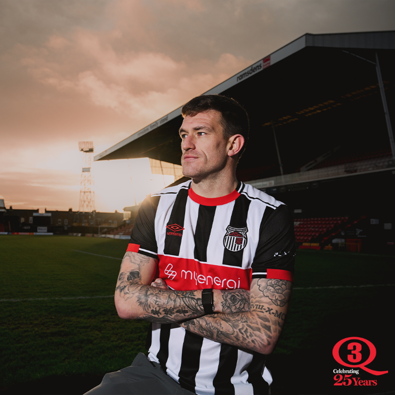 officialgtfc's tweet photo. Cooking up a storm! 🧑‍🍳

We are delighted to confirm the signing of Andy Cook, who joins the Mariners on loan for the remainder of the season from Bradford City. ✍️

Andy is proudly sponsored by 3Q Industrial Supplies.

#GTFC