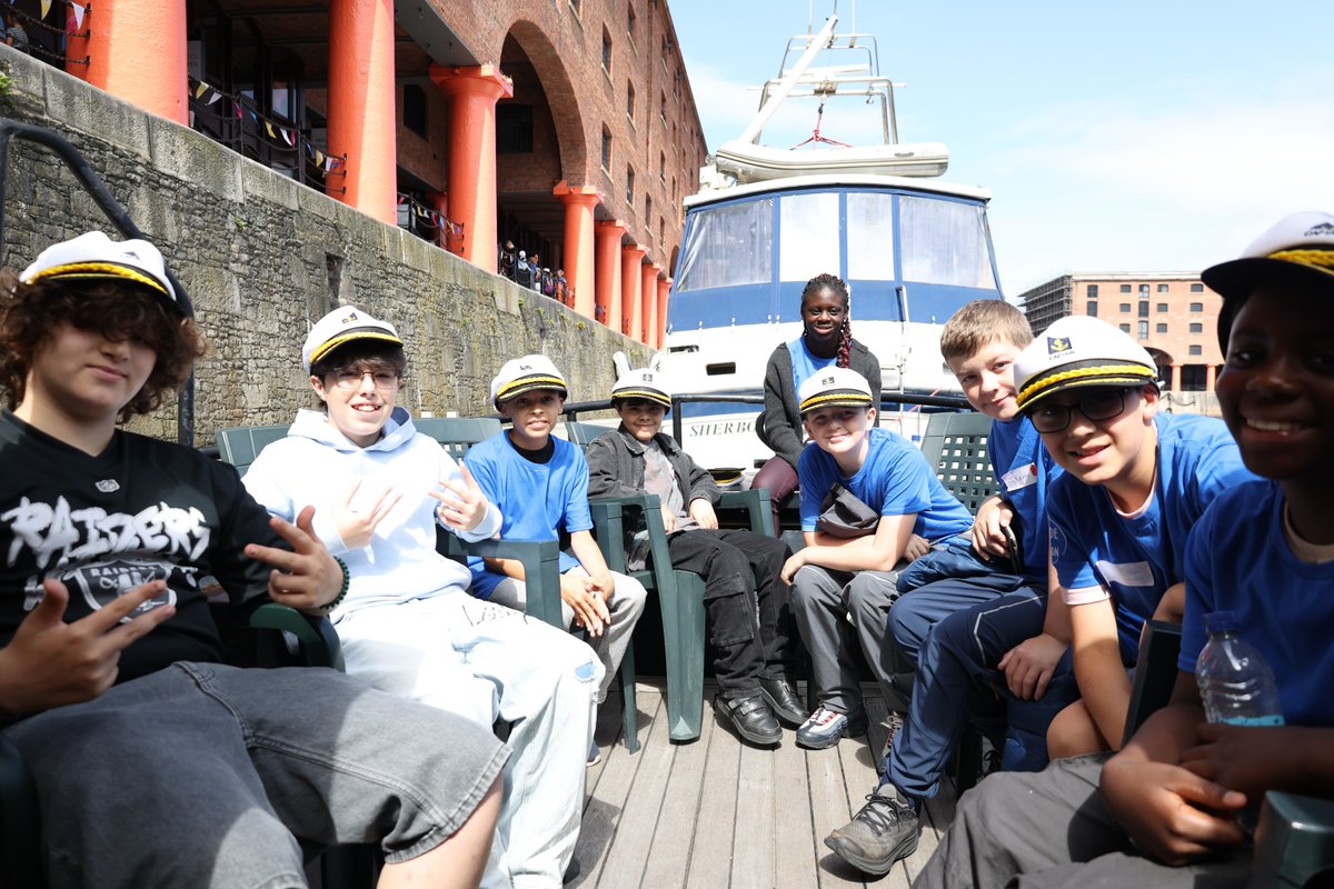 MerseysideVrp's tweet photo. Great news for young people across Merseyside! 🎉

We’re investing an extra £200,000 into our Youth Empowerment Scheme (YES) with @merseysidepcc to deliver new and expanded projects to help prevent crime and create brighter futures.

✅ More sports and creative projects
✅ More mentoring and volunteering opportunities
✅ More safe spaces for young people to thrive

27 existing projects will be strengthened and 18 new initiatives launched – all focused on giving young people positive opportunities and support in their communities.💜