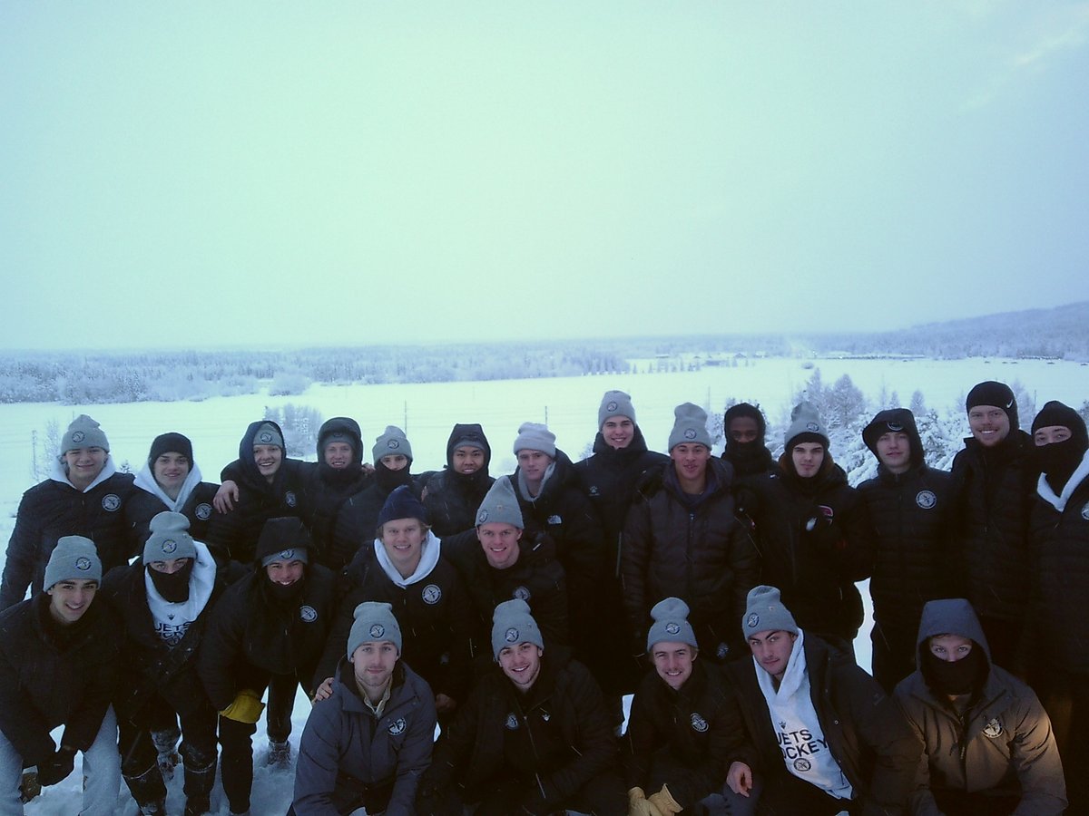 JanesvilleJets1's tweet photo. Fairbanks on Film📸
We gave the guys a film camera to give us a behind the scenes look of their time in Alaska so far!
#JanesvilleJets #NAHL #AlaskaTrip #Fairbanks https://t.co/r7ZcG8sqHA