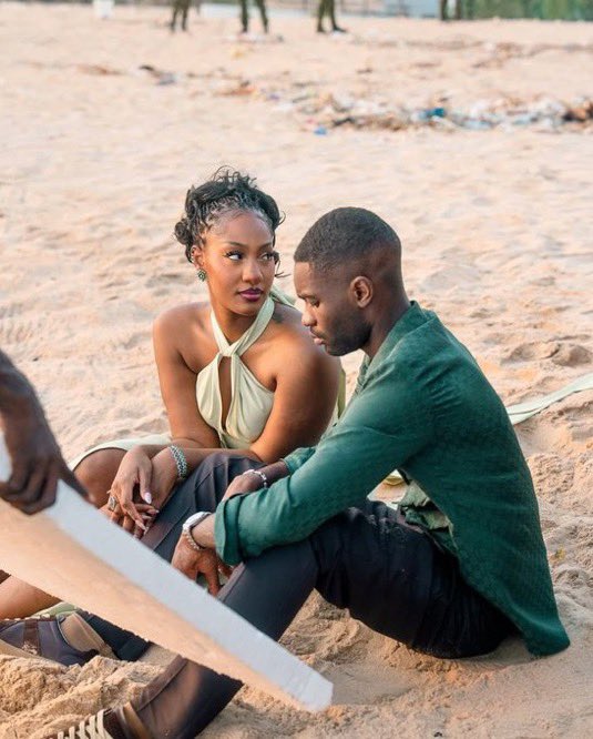 Imagine having a chic like tems by your side damn🙌