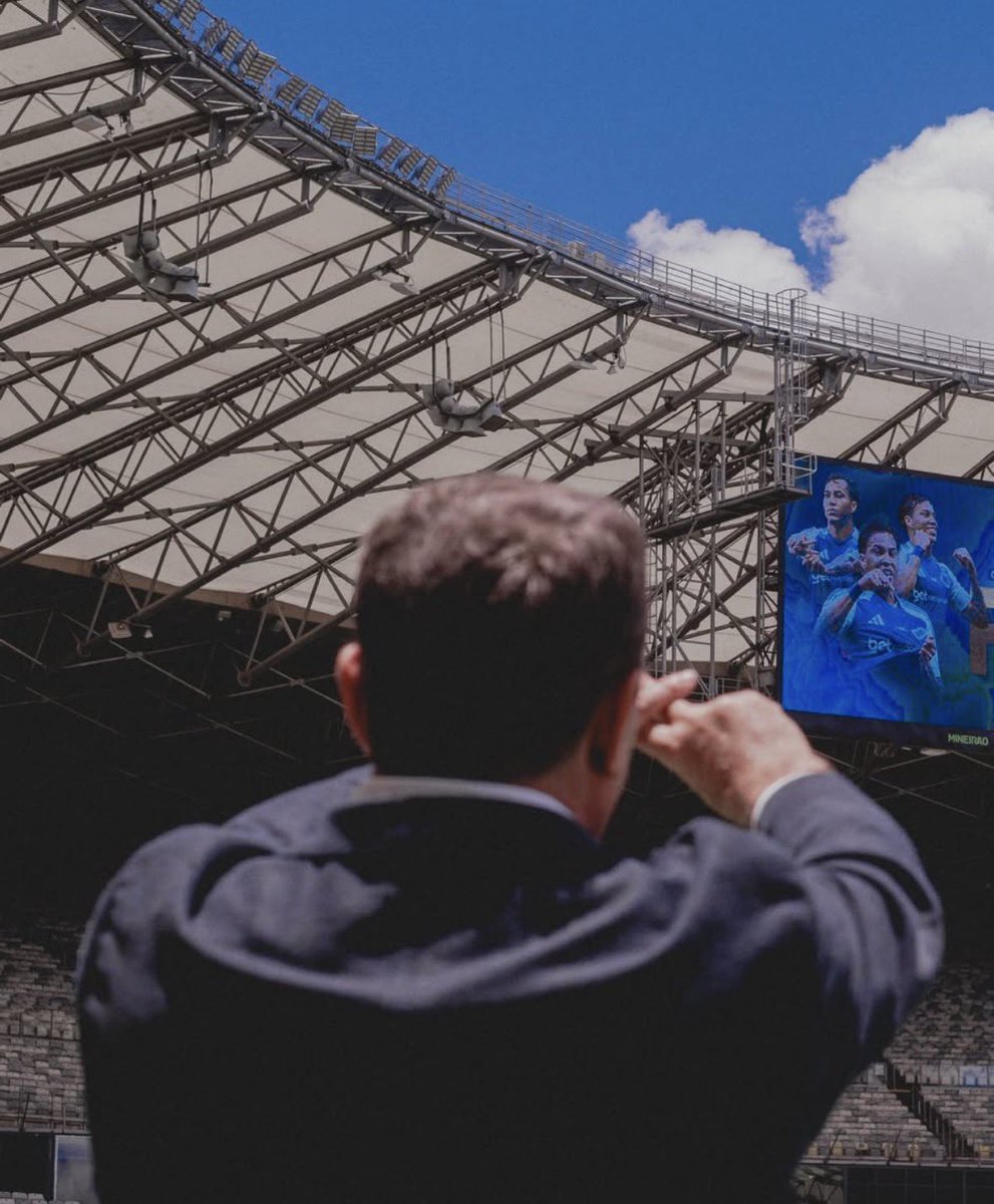 digacru's tweet image. Faça o K: ✌🏻🖕🏻