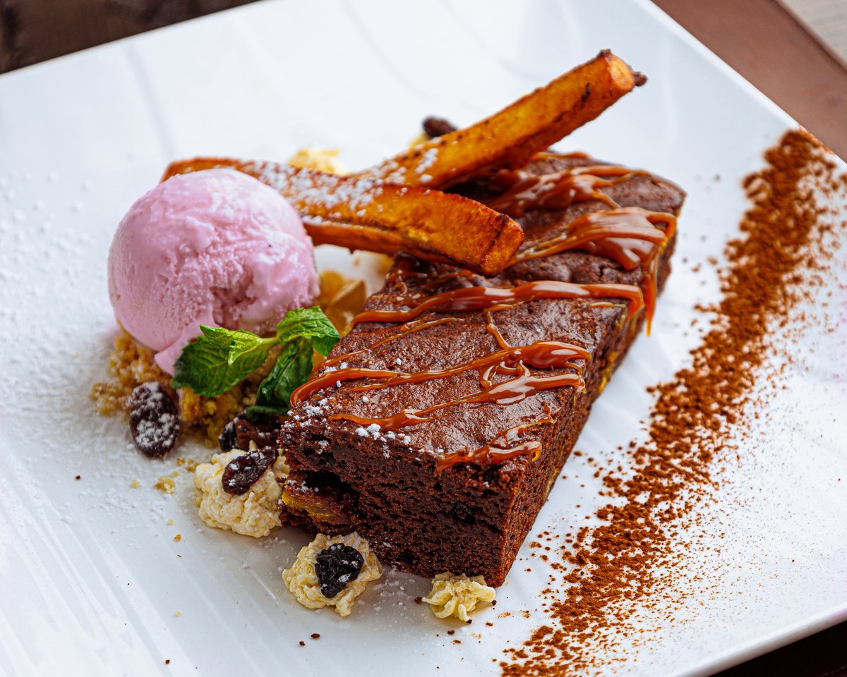 LegendHotel_LOS's tweet photo. Soft. Chocolatey. Comforting.
Plantain chocolate brownie with ice cream — dessert done right. https://t.co/verfxqYlJn