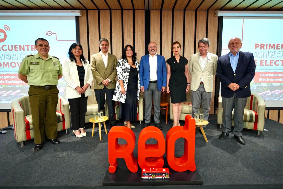DTPMet's tweet photo. #EncuentroRed
Panel I: Electromovilidad: La Consolidación de una Política de Estado.
📋 Participan ex ministros y actores relevantes en la transformación a la electromovilidad del Transporte Público como política de Estado. https://t.co/vQ7yaar8mE