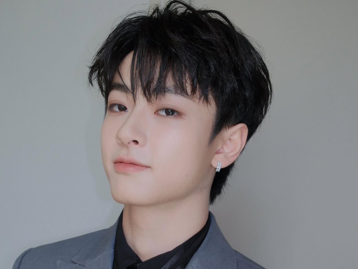 ✦【 SNS 】
—#waavetnpUPDATE 
𑣲#waavetnp ₊˚⊹ <a href="/waavetnp/">waveee</a> 

🗓️: 12.01.26 
📸IG [Story]: tispky

DMDGEN5 X YUniverseAwards 
#YUniverseAwards2025xDMD