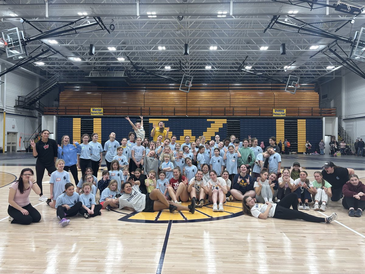 WestFastpitch's tweet photo. Swing Into the New Year Camp was an amazing success! Thank you athletes for spending the day with us! Allison, Ashley, Autumn (UW River Falls), Claire(UW Madison), Kit(Beloit College), Taylor(Lawrence University), thank you for leading and West Fastpitch thanks for helping! ♥️🥎 https://t.co/vNXCNczWiK