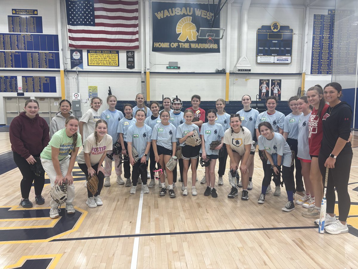 WestFastpitch's tweet photo. Swing Into the New Year Camp was an amazing success! Thank you athletes for spending the day with us! Allison, Ashley, Autumn (UW River Falls), Claire(UW Madison), Kit(Beloit College), Taylor(Lawrence University), thank you for leading and West Fastpitch thanks for helping! ♥️🥎 https://t.co/vNXCNczWiK