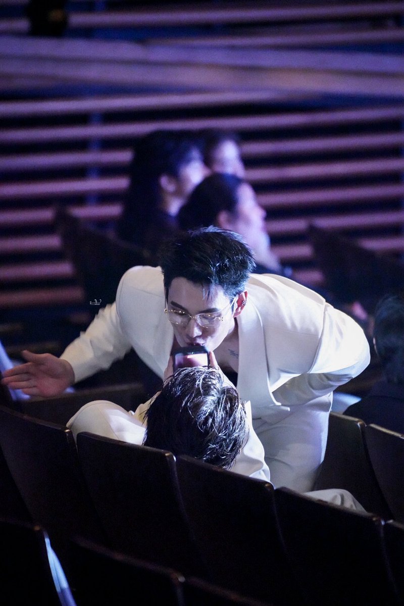 “น้องพูห์ครับ จุ๊บๆครับ”

PPV AT YUNIVERSE AWARDS 
#YUniverseAwards2025xPoohPavel
