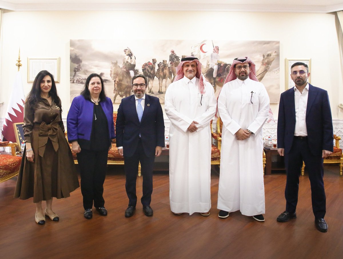 UNOPS_Chief's tweet photo. For 2 million people in #Gaza, fuel is life.
Thx to generous #qatar support, @UNOPS continues to distribute fuel to hospitals, clinics, water stations and bakeries.
Great to see @QRCS, H.E. Yousef Ali Al-Khater. We look fwd to continue cooperation &amp; expand partnership, globally https://t.co/YSOItKZwtM