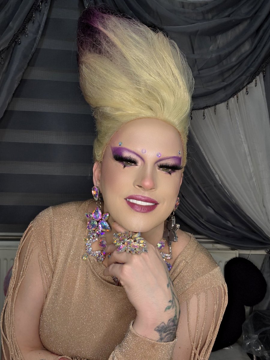 Libra_DragQueen's tweet image. Some random photos 
#dragqueen #uk #mua