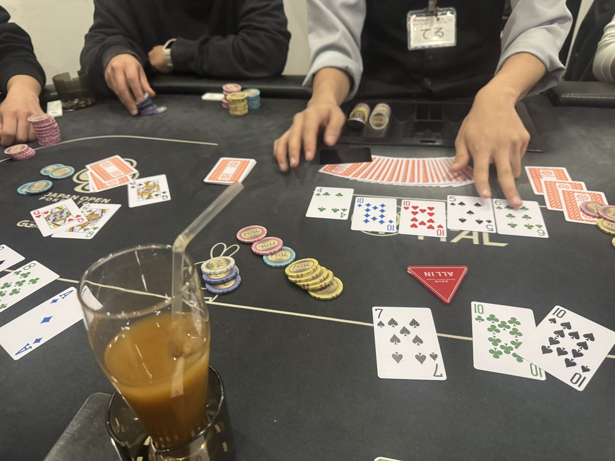 あけおめ！
今年初ポーカーは葛西ハルさんでスパホ

中盤
UTGショート7000AIに3人コール
私はTT7

フロップT56

+1の4000BETに
30000のイキリAIしたらスナコされて
+1まさかのモグリQQQ😭

T56 T 4

Tのクワッズで勝ち！
このリードを守って3位インマネ
＼(^-^)／