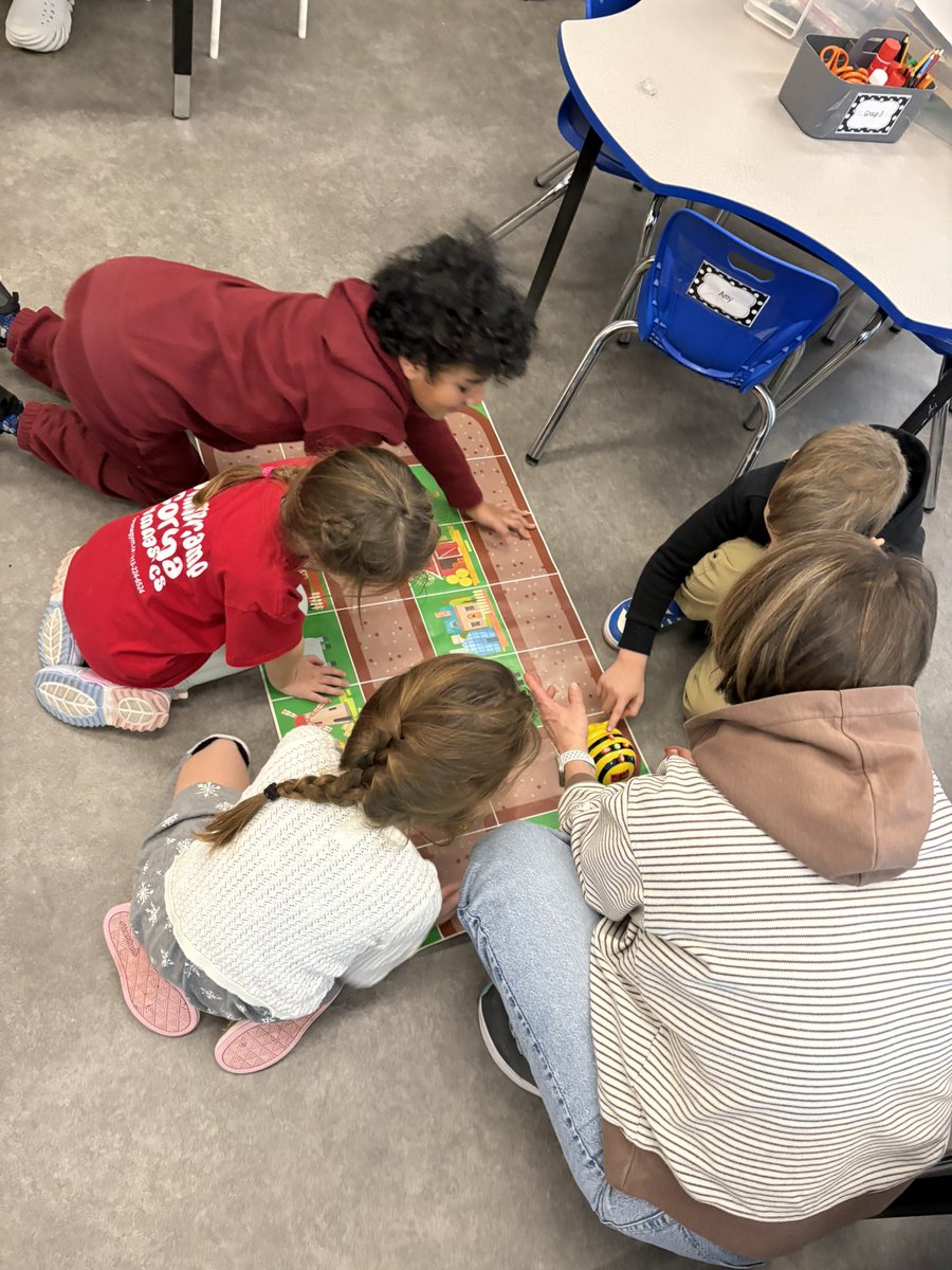 MissLEmmanuel's tweet photo. We are learning to code the beebots!🐝
•
@OttCatholicSB @SMYocsb #ocsbMath #ocsbCodes https://t.co/7OnJDQblxl