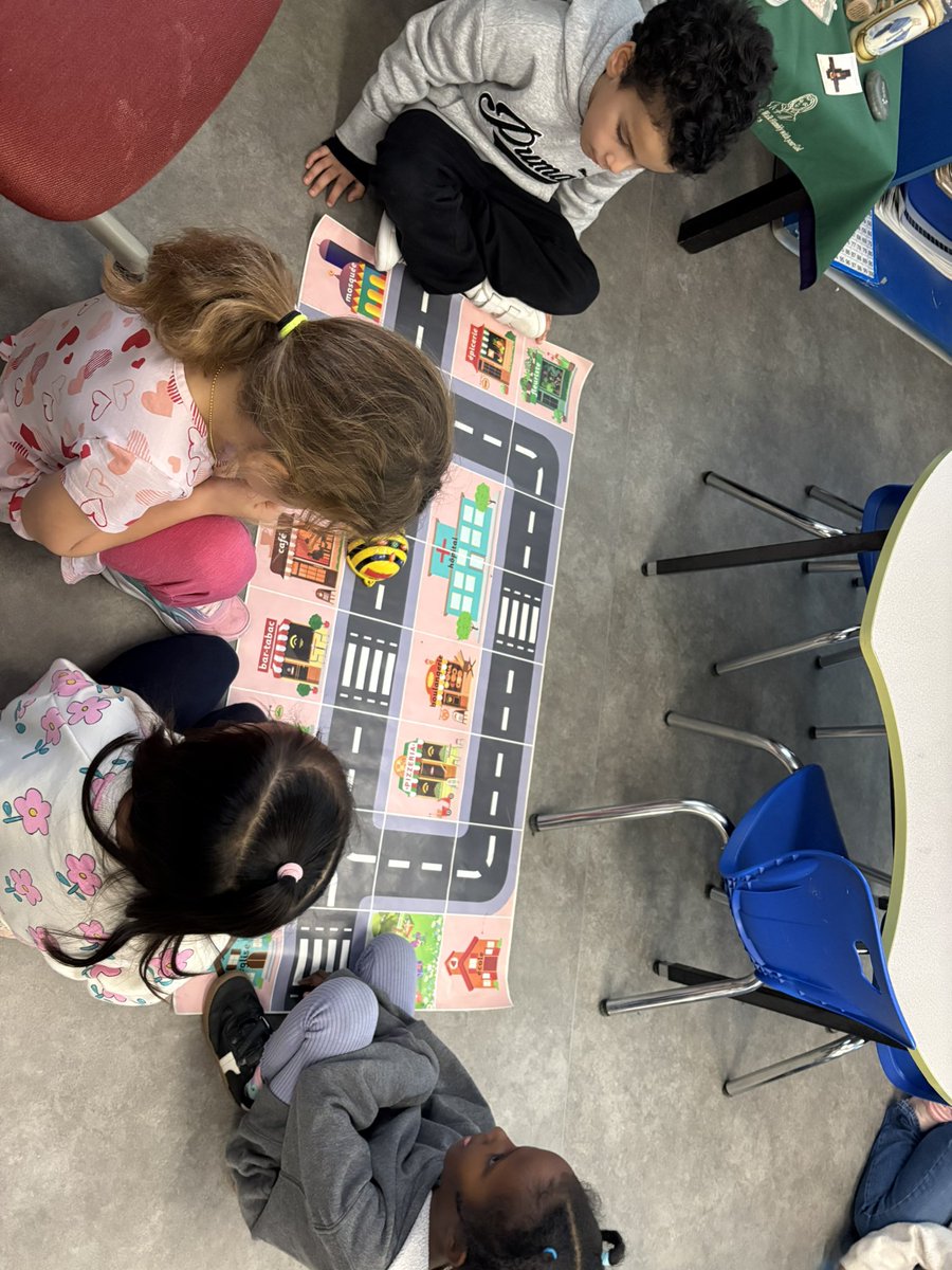 MissLEmmanuel's tweet photo. We are learning to code the beebots!🐝
•
@OttCatholicSB @SMYocsb #ocsbMath #ocsbCodes https://t.co/7OnJDQblxl