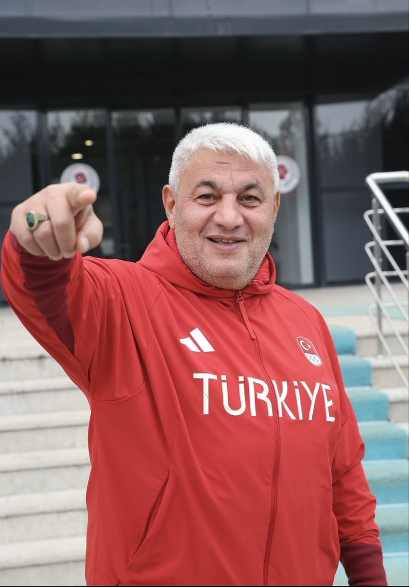 Bu işaret sadece yönü değil, umudu da gösteriyor.
İnanan bir milletin önünde hiçbir engel duramaz.
Hep birlikte ileriye, daha güzel yarınlara…