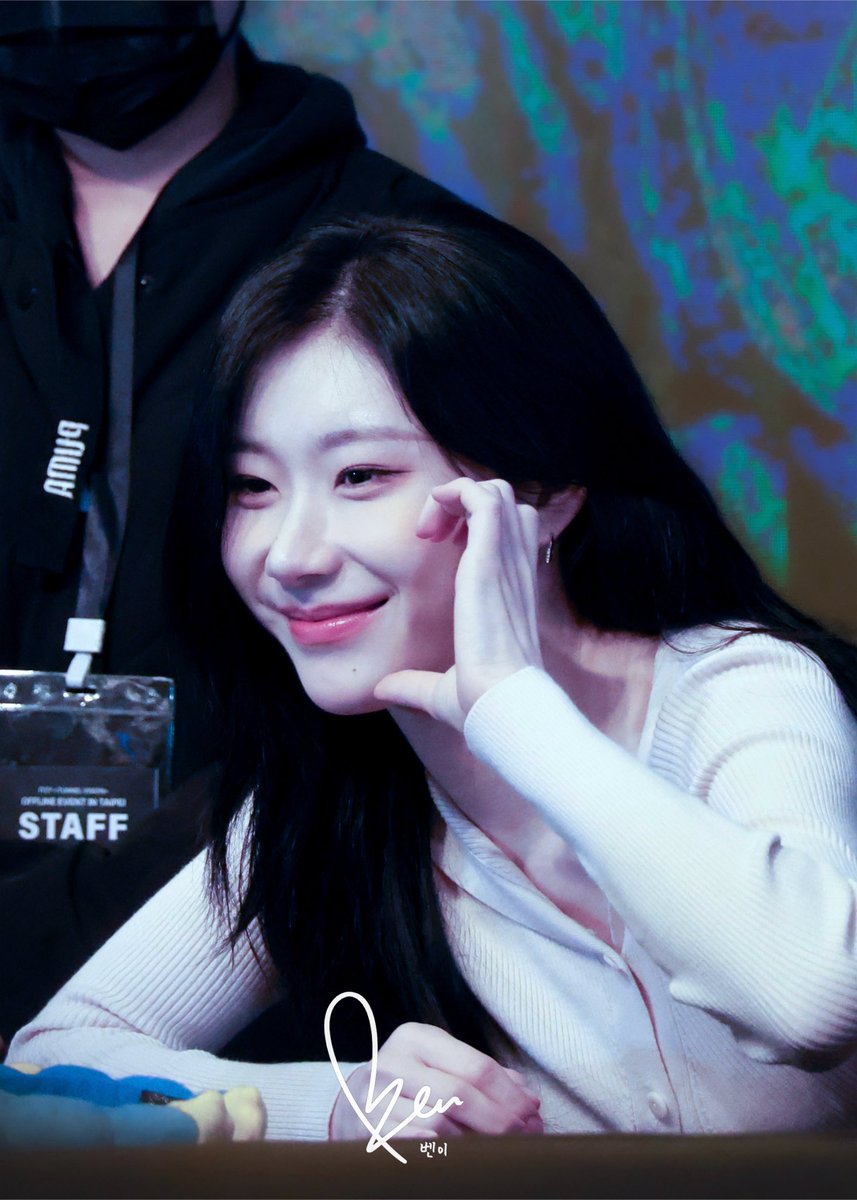 260111 FANSIGN

#itzy #chaeryeong #있지 #채령