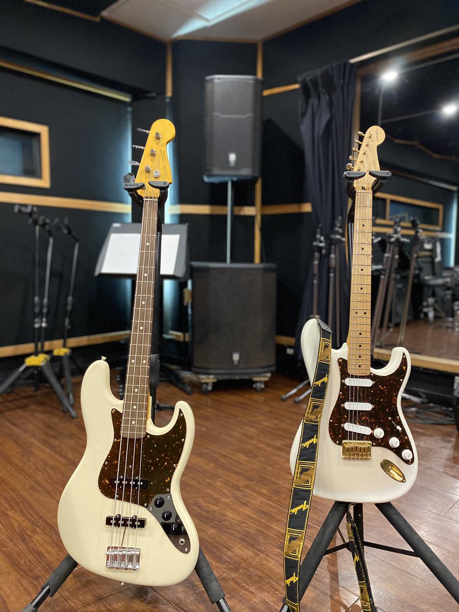 ChannelFdo's tweet image. バンドリ新キャラの方と、持ってるFenderジャズベがお揃いだったw

ジャパンかメキシコかUSAまでは分からないけどw
おそらくUSAかな…🤔

#ベース
#ジャズベ
#Fender
#バンドリ
#バンドリ2026
#ブシロード新春