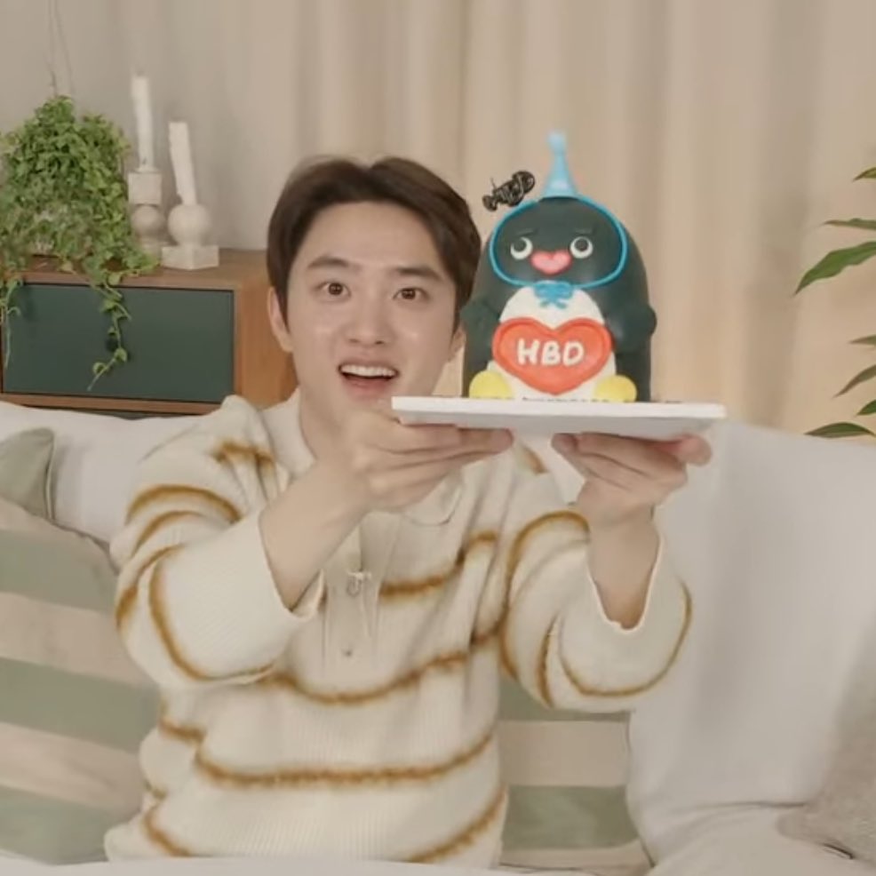 EX0SDREAM's tweet image. happy birthday, my dear! 🐧🎂♥️

#도경수 #DOHKYUNGSOO
#AllrounderKyungsooDay
#HappyKyungsooDay
#해피_경수데이_2026