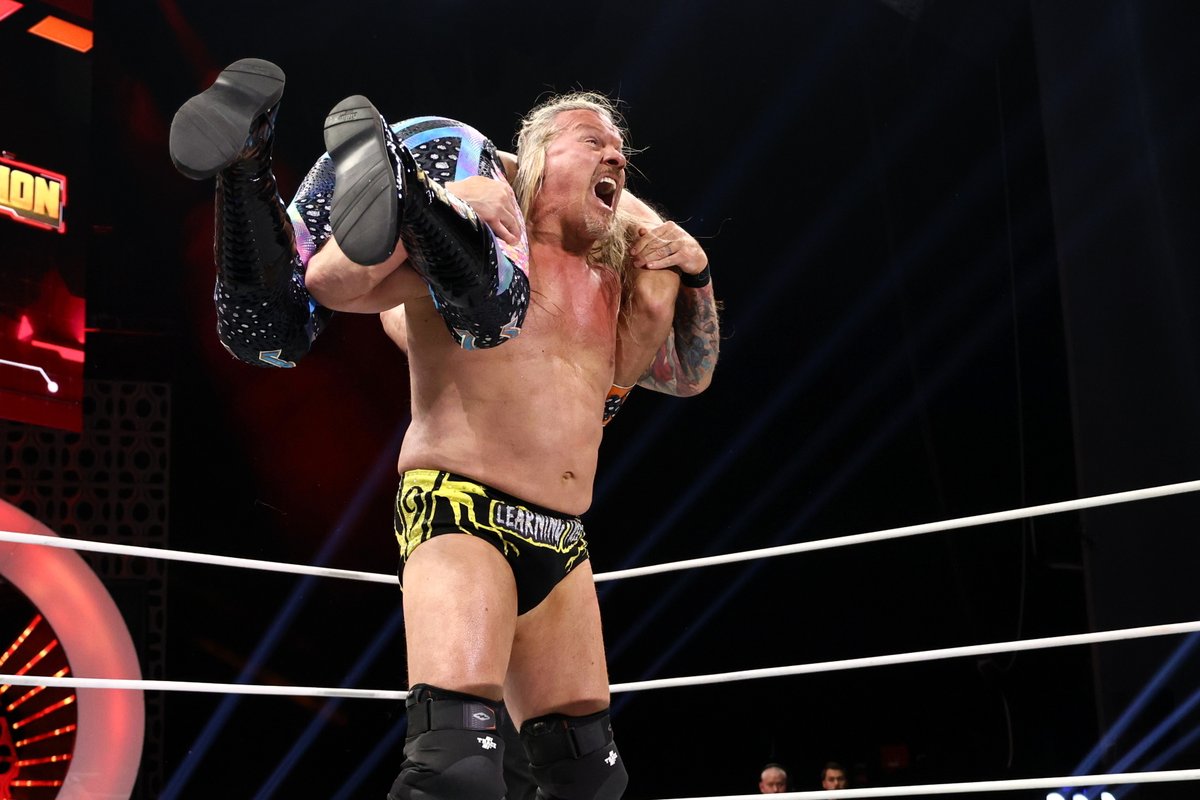 Cultaholic's tweet image. There are no creative plans for Chris Jericho to appear live at tonight's WWE Raw.

Jericho is currently in the United States, while Raw will air from Dusseldorf, Germany.

(Source: @PWInsidercom)