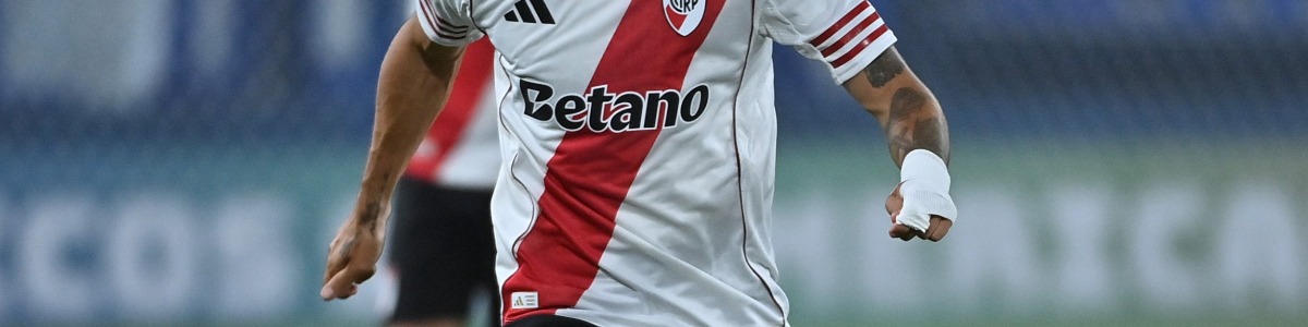RiverLPM's tweet photo. Toquen el post para ver al goleador del 2026.